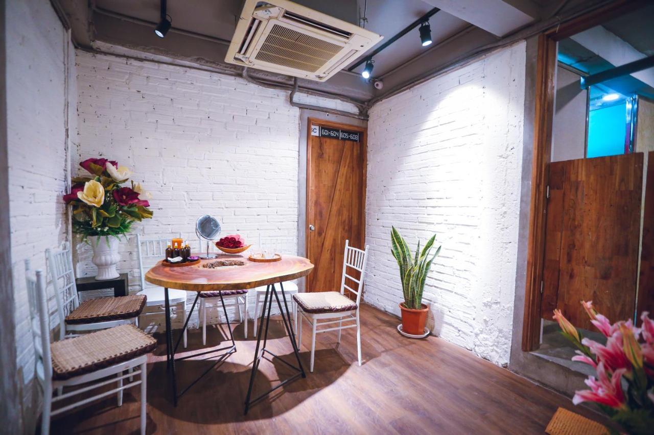 Reddoorz @ Tong Duy Tan Street (Adults Only) Hostel Hanoi Exterior photo