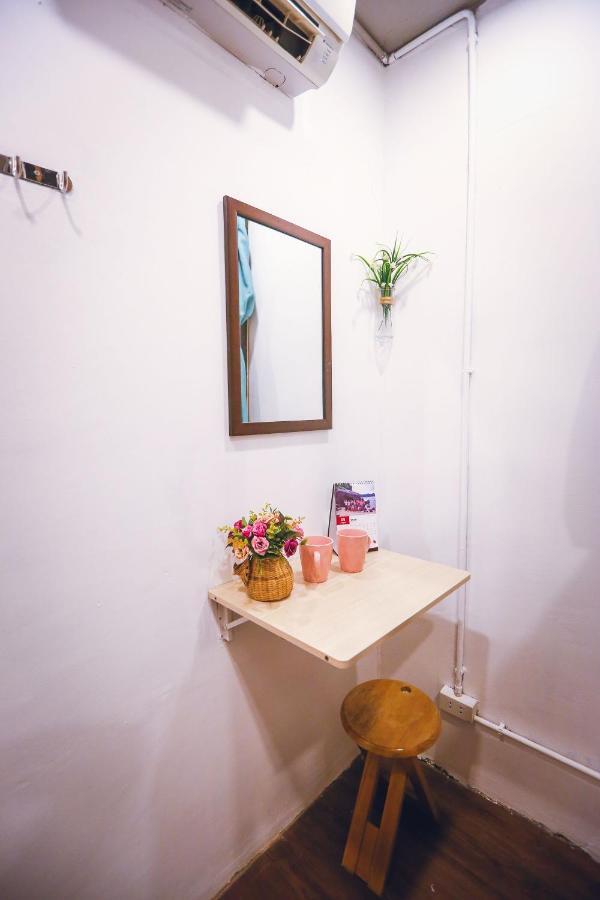 Reddoorz @ Tong Duy Tan Street (Adults Only) Hostel Hanoi Exterior photo